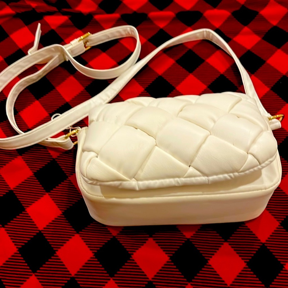 NWOT white crossbody with padded front